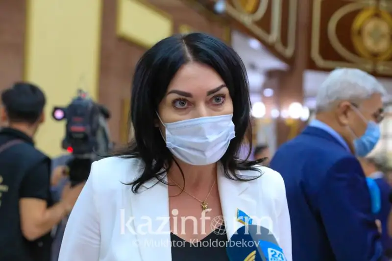 Depýtat: Áıelderdiń zeınet jasyn 58-ge túsirgenin biz de qalaımyz, biraq memlekettiń shamasyn da eskerý kerek