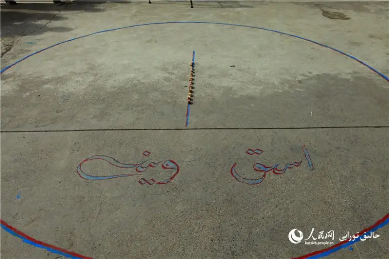 Қытайдағы қазақтар асық атудан жарыс өткізді