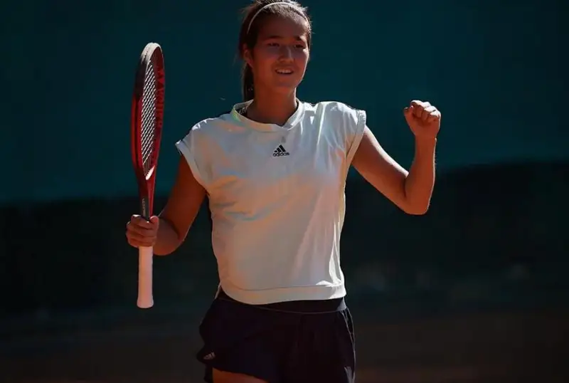 Две победы на счету теннисистки Жибек Куламбаевой на домашнем турнире