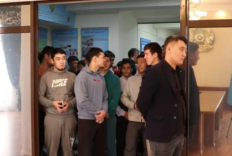 Самые молодые избиратели проголосовали в Кыргызстане