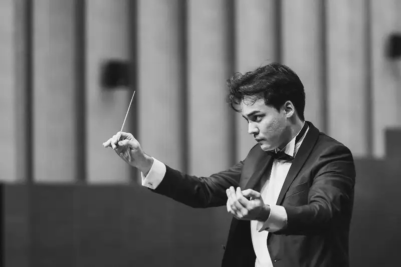 Дирижер Элмар Бурибаев выступит с оркестром театра «Астана Балет»