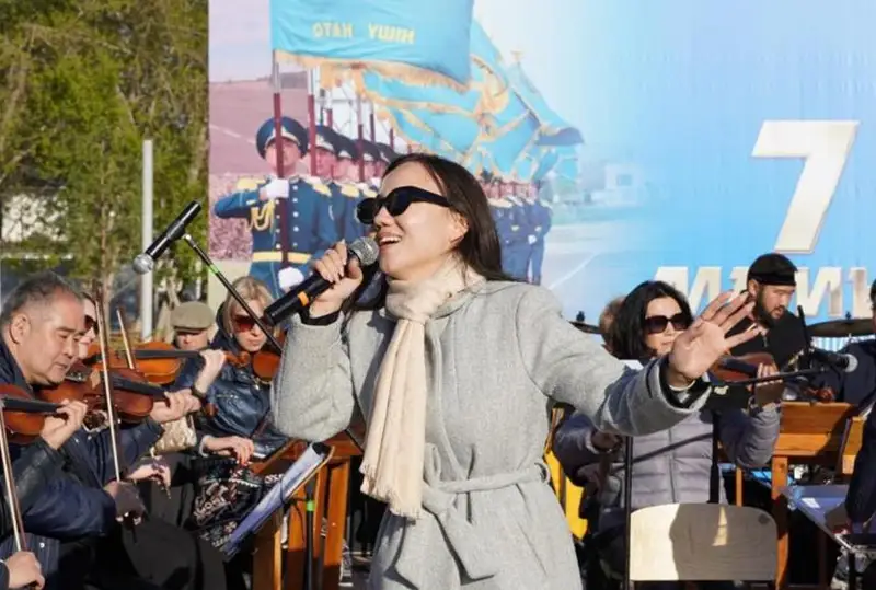 Праздничные концерты прошли на нескольких площадках столицы