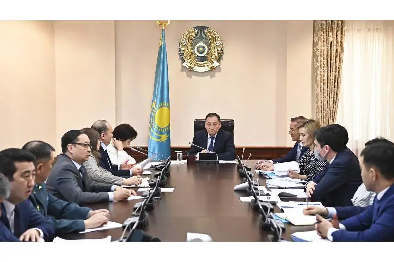 Ералы Тугжанов провел встречу с депутатами фракции «Ак жол»