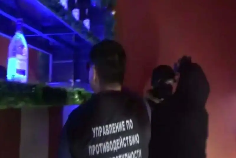 Astanadaǵy túngi klýbta barmen esirtki satqan