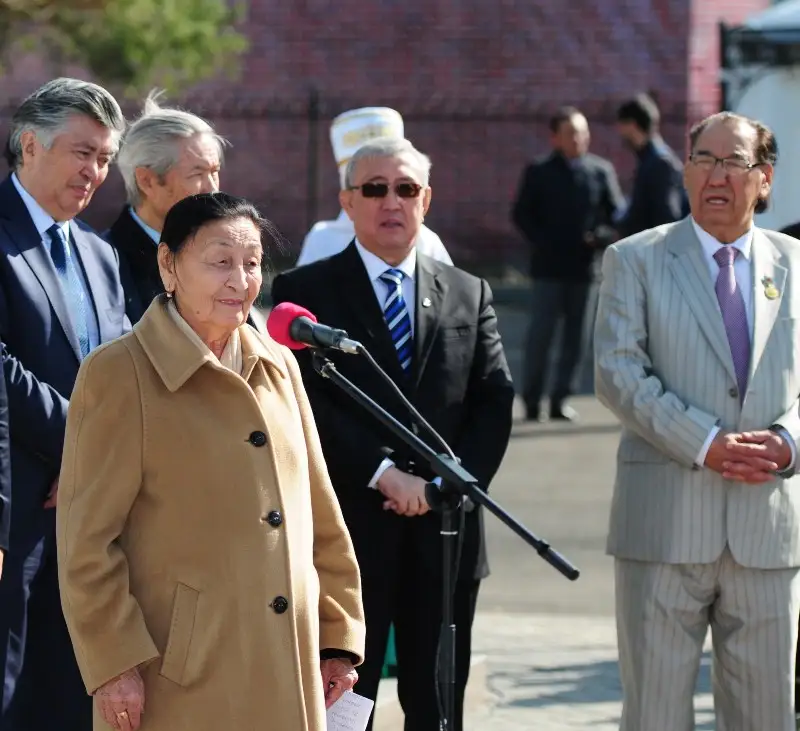 Тұманбай ақынның туған жерінде ескерткіші ашылды