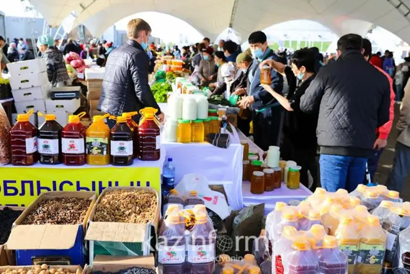 Сколько предприятий и предпринимателей производят сельхозпродукцию в Казахстане