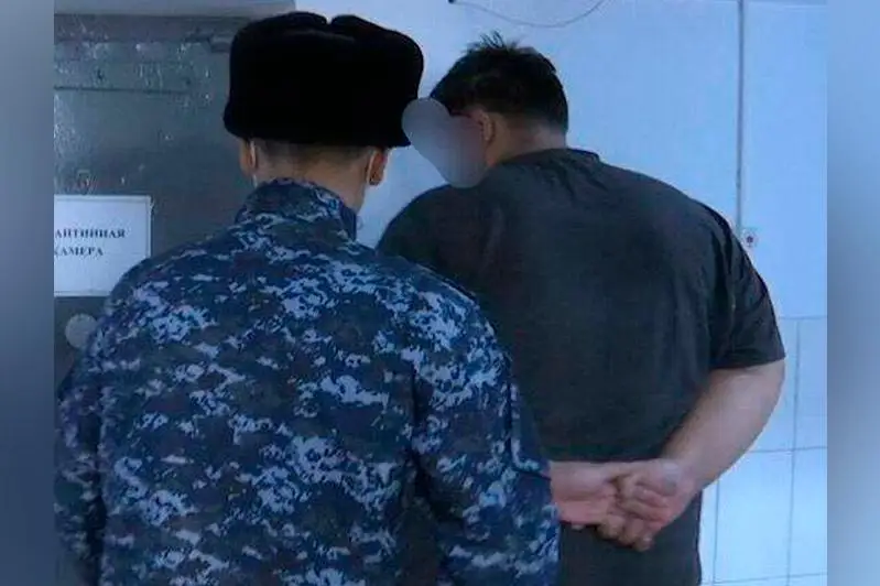 وزىنەن كولىك ساتىپ الماق بولعان كليەنتتى پىشاقتاپ، 10 ميلليون تەڭگەسىن جىمقىرعان