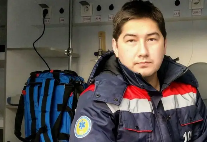 قازاقستاندىق جىگىت 11 جىل بويى جەدەل جاردەمدە تەگىن جۇمىس ىستەيدى