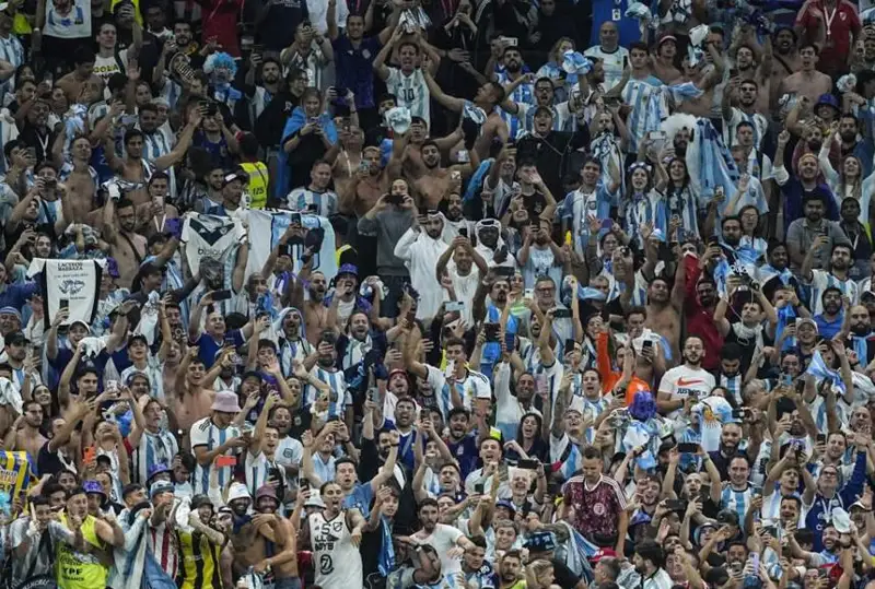 Amerıkalyq jýrnalıst Nıderland-Argentına matchy kezinde kóz jumdy