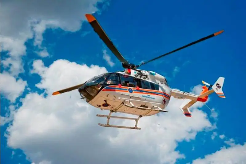 Санавиацией доставили в Тараз пострадавшую в ДТП на жамбылской трассе