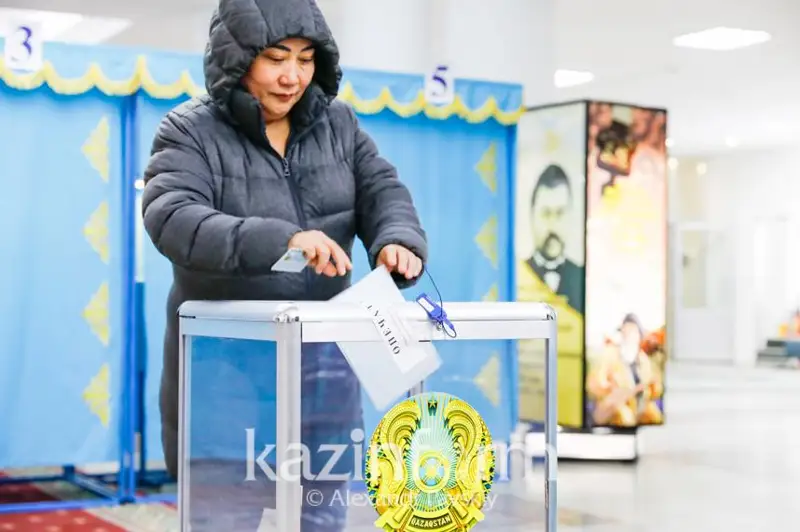 Алматинцы с утра начали активно голосовать