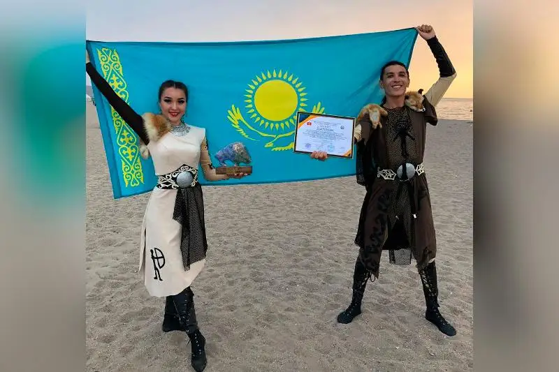 ورال ونەرپازدارى قىرعىزستاندا وتكەن فەستيۆالدە باس جۇلدەنى جەڭىپ الدى