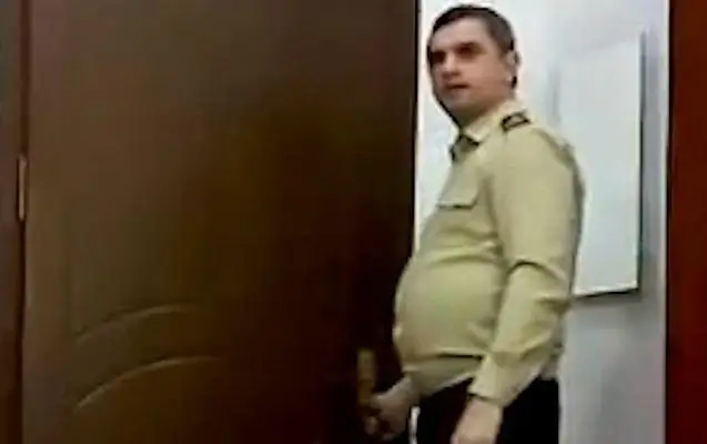 Ázerbaıjanda áleýmettik jelide TJM qatysty kadrlardy taratqan polkovnık qamaýǵa alyndy