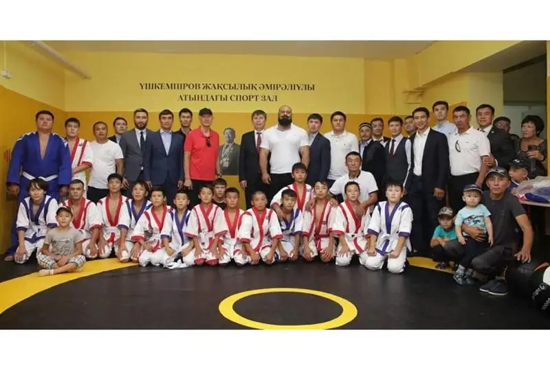 Спортзал от Фонда «Қазақстан халқына» открыли в Акмолинской области