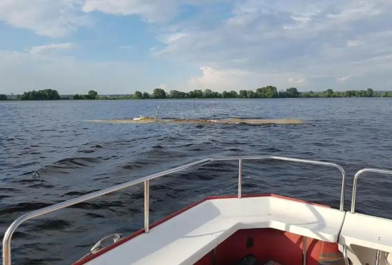 Прогулочный теплоход затонул в Татарстане
