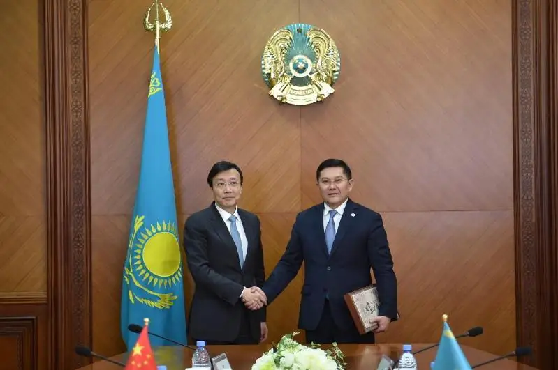 شىمكەنت اكىمى قىتايدىڭ قازاقستانداعى ەلشىسىمەن كەزدەستى