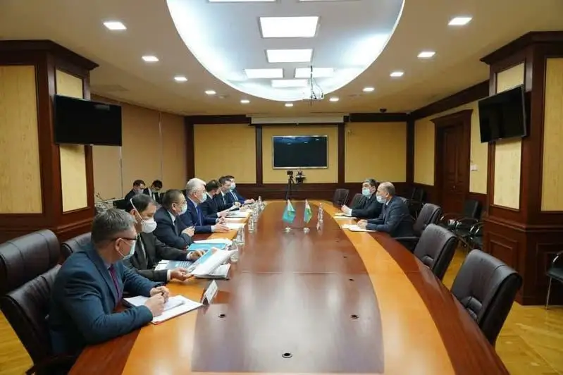 قازاقستان مەن وزبەكستان ەكى ەلدىڭ قالالارىن جالعايتىن تەمىرجول سالۋدى جوسپارلاپ وتىر