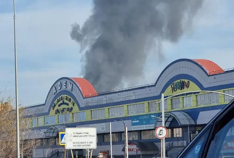Пожар произошёл в районе «барахолки» в Алматы