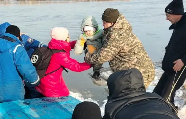 БҚО-да көктемгі су тасқынынан зардап шеккендерге көмек көрсетіледі
