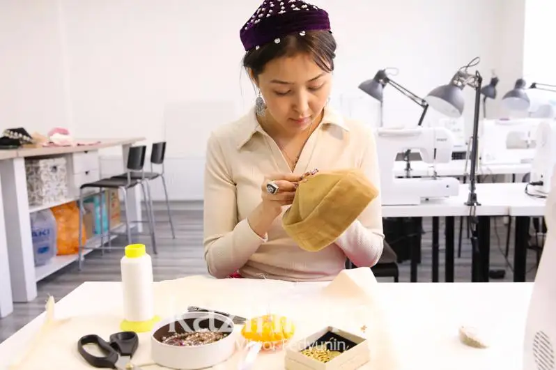 Как молодой дизайнер-ювелир возрождает культуру ношения тюбетеек