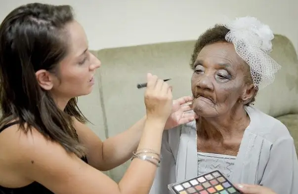 106-ға келген шағында өзінен 40 жас кіші &laquo;жігітке&raquo;  тұрмысқа шықты