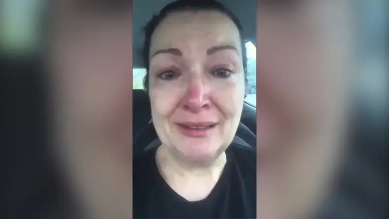 مەدبيكە جىلاپ تۇرىپ ۆيدەوۇندەۋ جاسادى