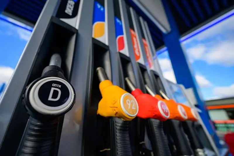 О мерах по недопущению дефицита ГСМ рассказал министр энергетики РК