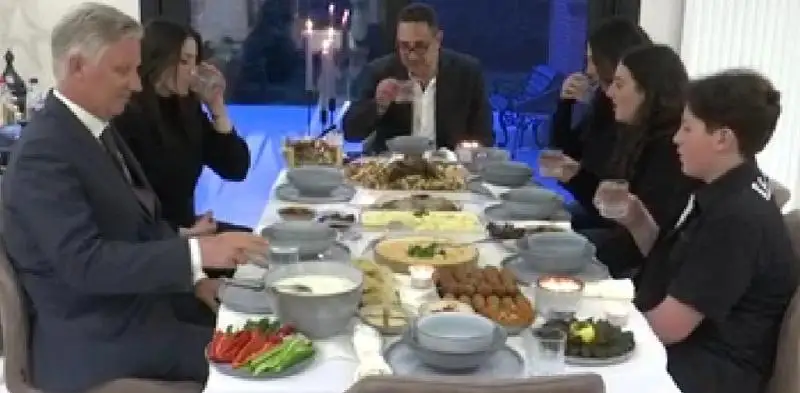 Король Бельгии посетил ифтар семьи мусульман