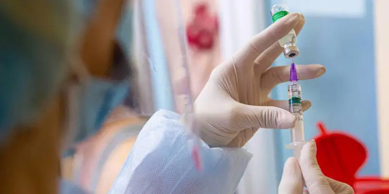 رۇقساتسىز ۆاكسينا سالۋ قىلمىس پا؟