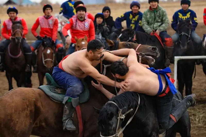 Ералы Тугжанов наградил победителей соревнований по национальным видам спорта