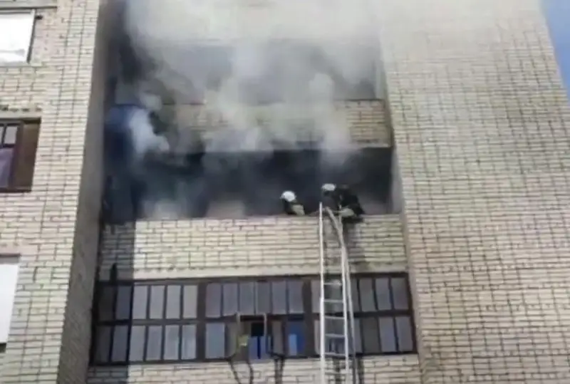 Эвакуированы 15 человек из-за пожара в многоэтажке Семея