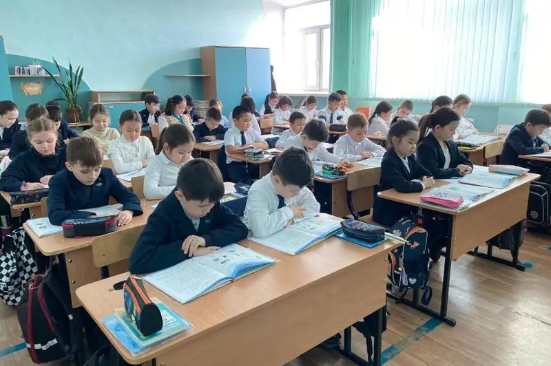 В школах Абайской области не хватает 9 тысяч ученических мест