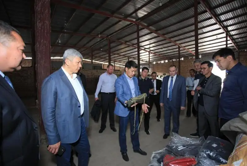 Qazaq-qyrǵyz shekarasy arqyly taýar ótkizýde kedergi joq - MKK