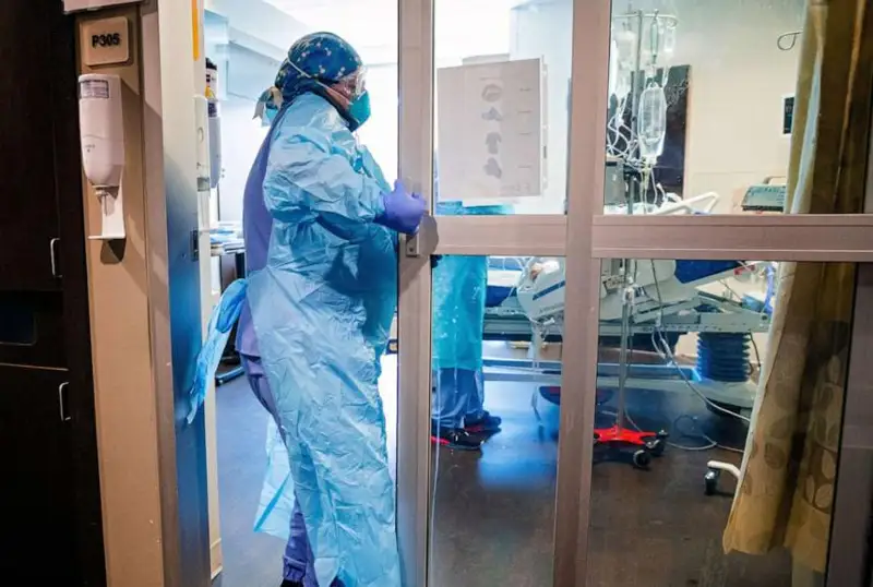 Ежедневно от КВИ умирает до 400 человек в США