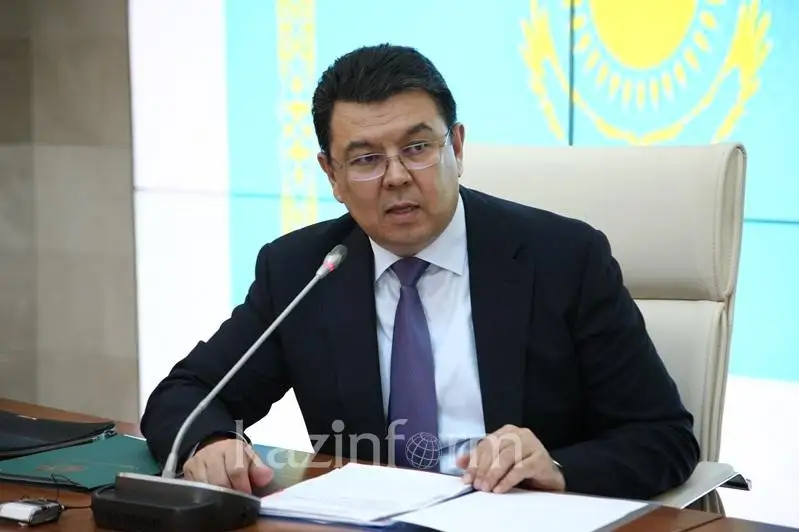 قانات بوزىمبايەۆ مينيستر لاۋازىمىنان نەگە كەتتى