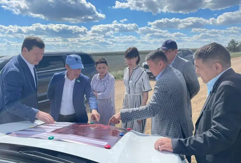 Сенаторы обсудили проблемы жителей Бурлинского района