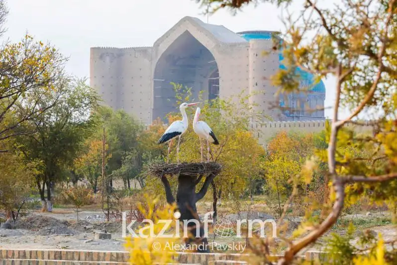 اڭىزدارمەن ابىزداردىڭ مەكەنى تۇركىستانعا ساياحات