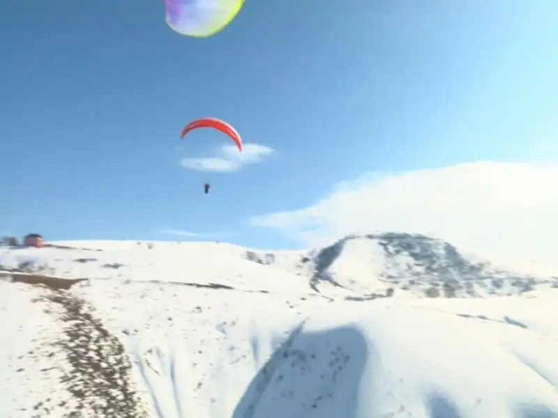 Талдықорғанда Жетісу аспанын бағындырған ару тұрады