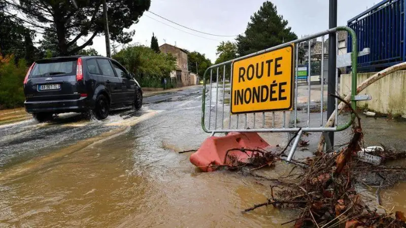 Оранжевый уровень опасности объявлен во Франции из-за наводнения