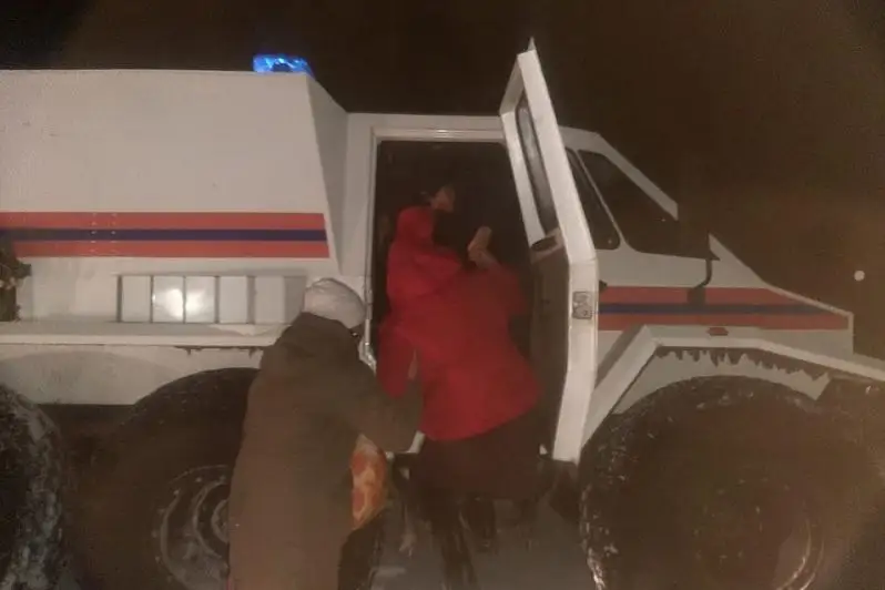 Костанайские спасатели за сутки вызволили из заносов на трассах 17 человек