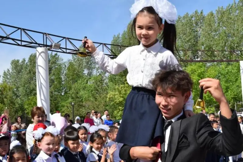 Торжественные мероприятия по случаю завершения учебного года прошли в столичных школах