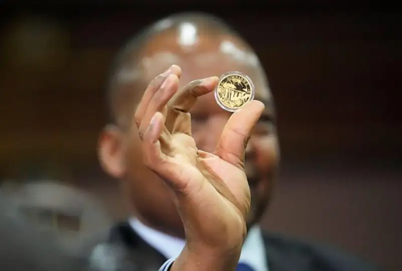 Зимбабве вводит золотые монеты для сдерживания инфляции