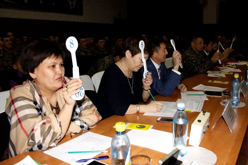 В военном институте Нацгвардии впервые провели состязание по айтысу