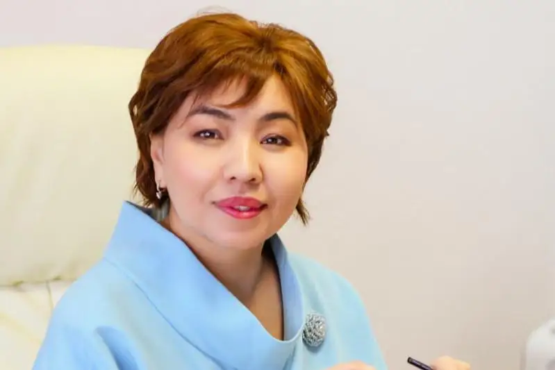 كۇن سايىن قانشاما وتباسى قارا جامىلىپ وتىرعاندا ەفيردەن توك-شوۋ كورسەتۋ دۇرىس پا