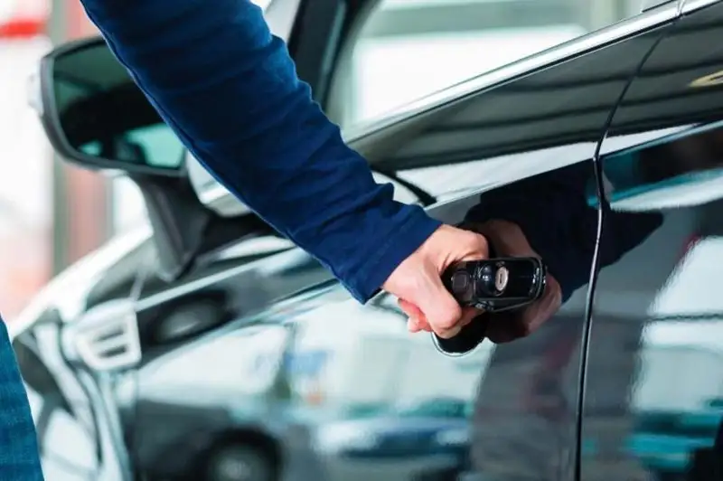 Шымкентте автосалоннан 28 млн теңгенің көлігі ұрланды
