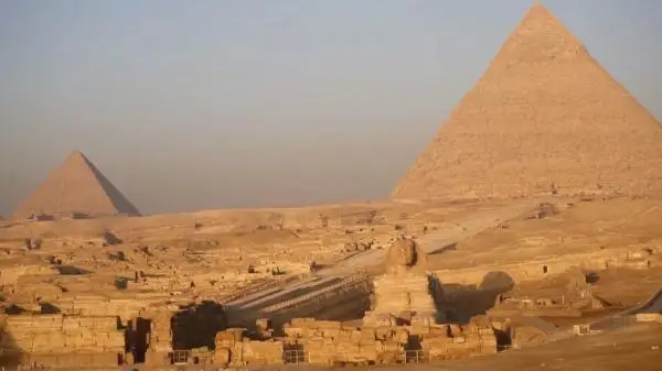 گيزاداعى پيراميدانىڭ تۇبىنەن حەوپستىڭ كەمەسى تابىلدى