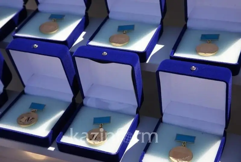Bıyl 7,5 myń oqýshy Altyn belgige úmitker