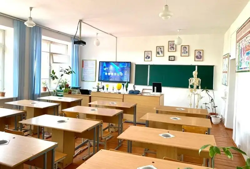 БҚО-да 100-ге жуық мектеп жаңарған пәндік кабинеттермен жабдықталып жатыр