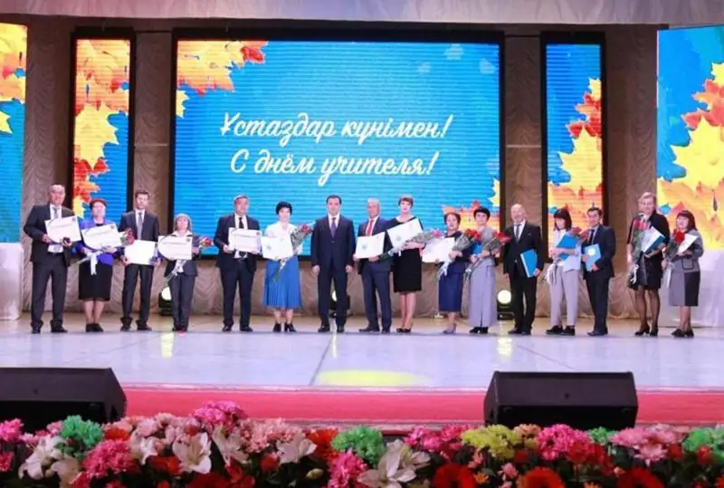 Более 1 млн тенге вручили лучшим педагогам Карагандинской области