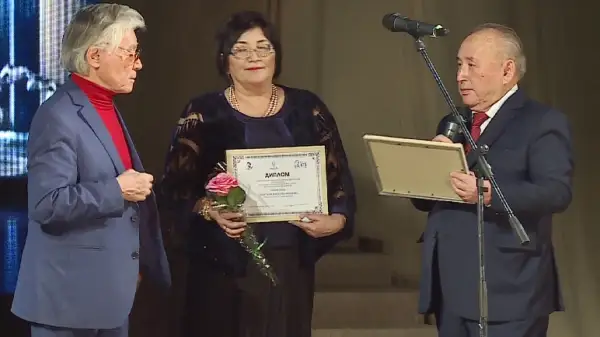 ۇلى اباي تويىنا ارنالعان اقىندار ءمۇشايراسىنىڭ جەڭىمپازدارى ماراپاتتالدى